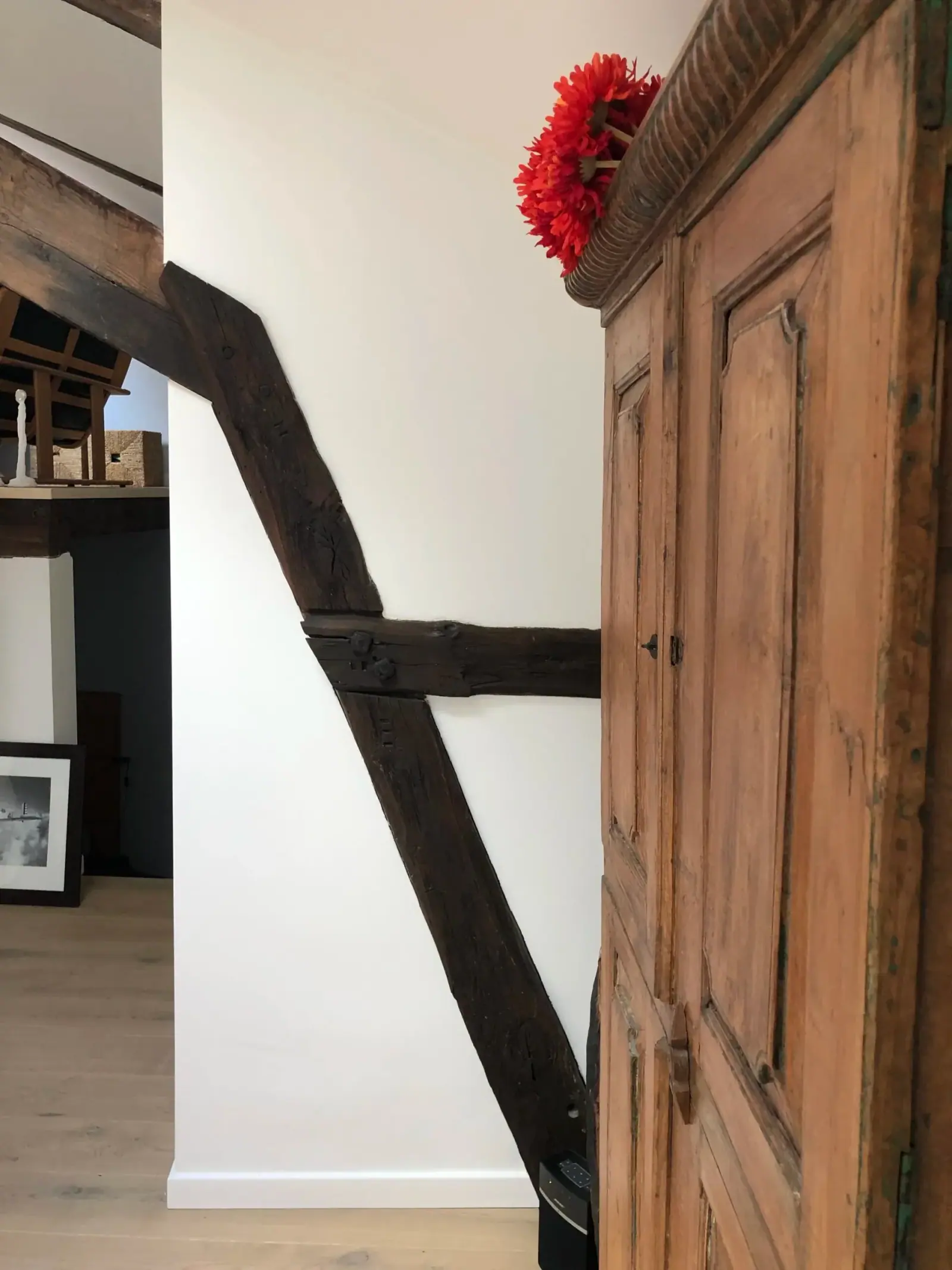 A loft under the roof — detail of the Ve Atelier by Victoria project